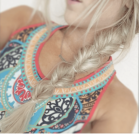 The Easiest 2-Minute Braid Hair DIY Tutorial
