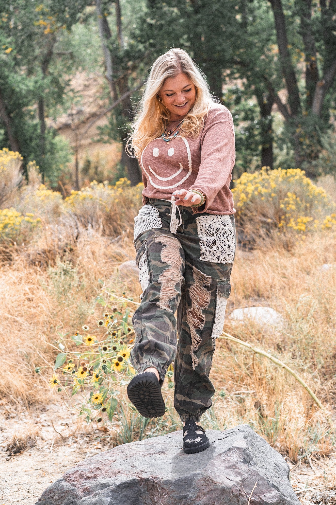 City Sky Distressed Pants - Camo