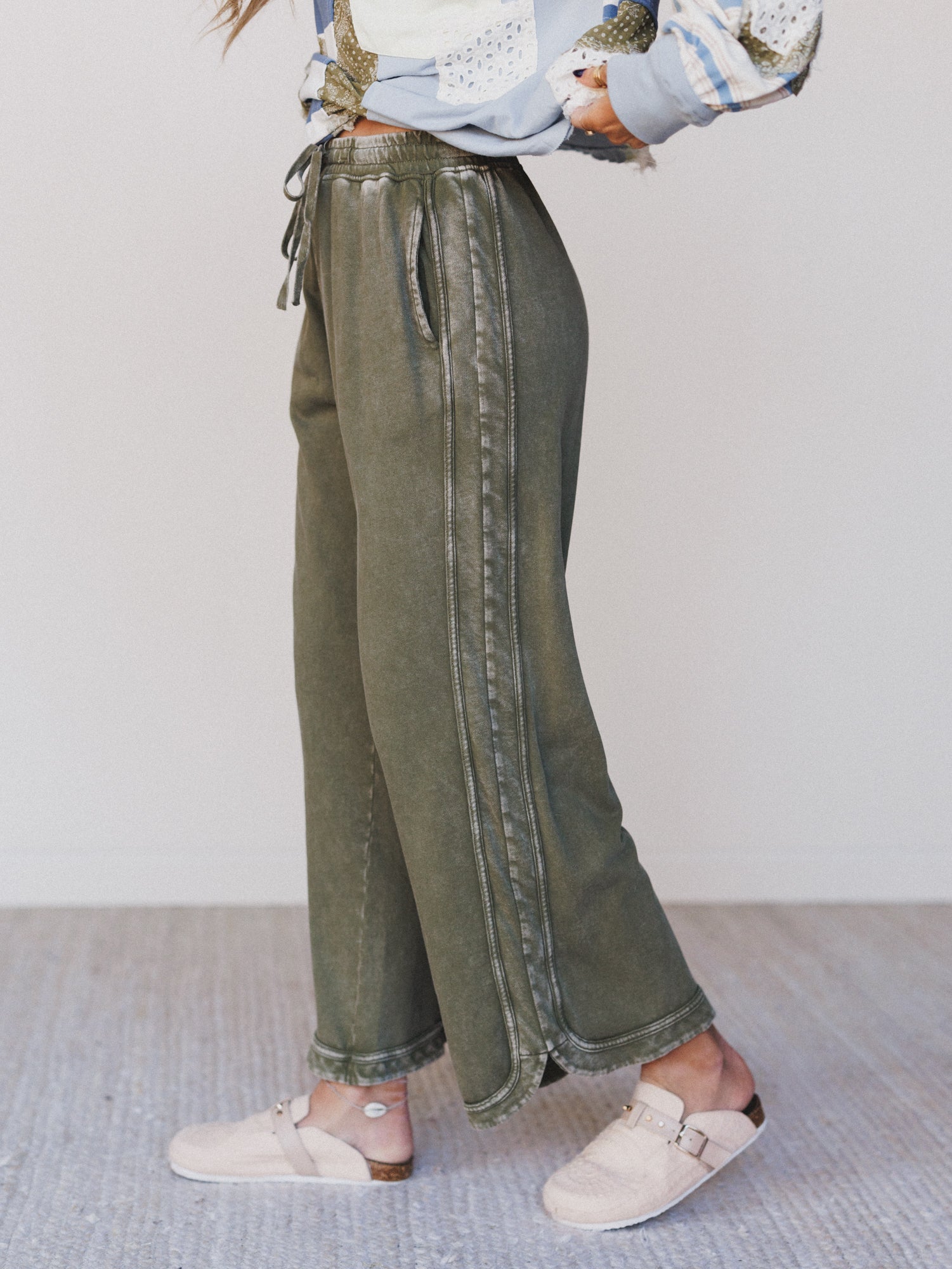 So Comfy Wide Leg Pant Cropped Length - Olive