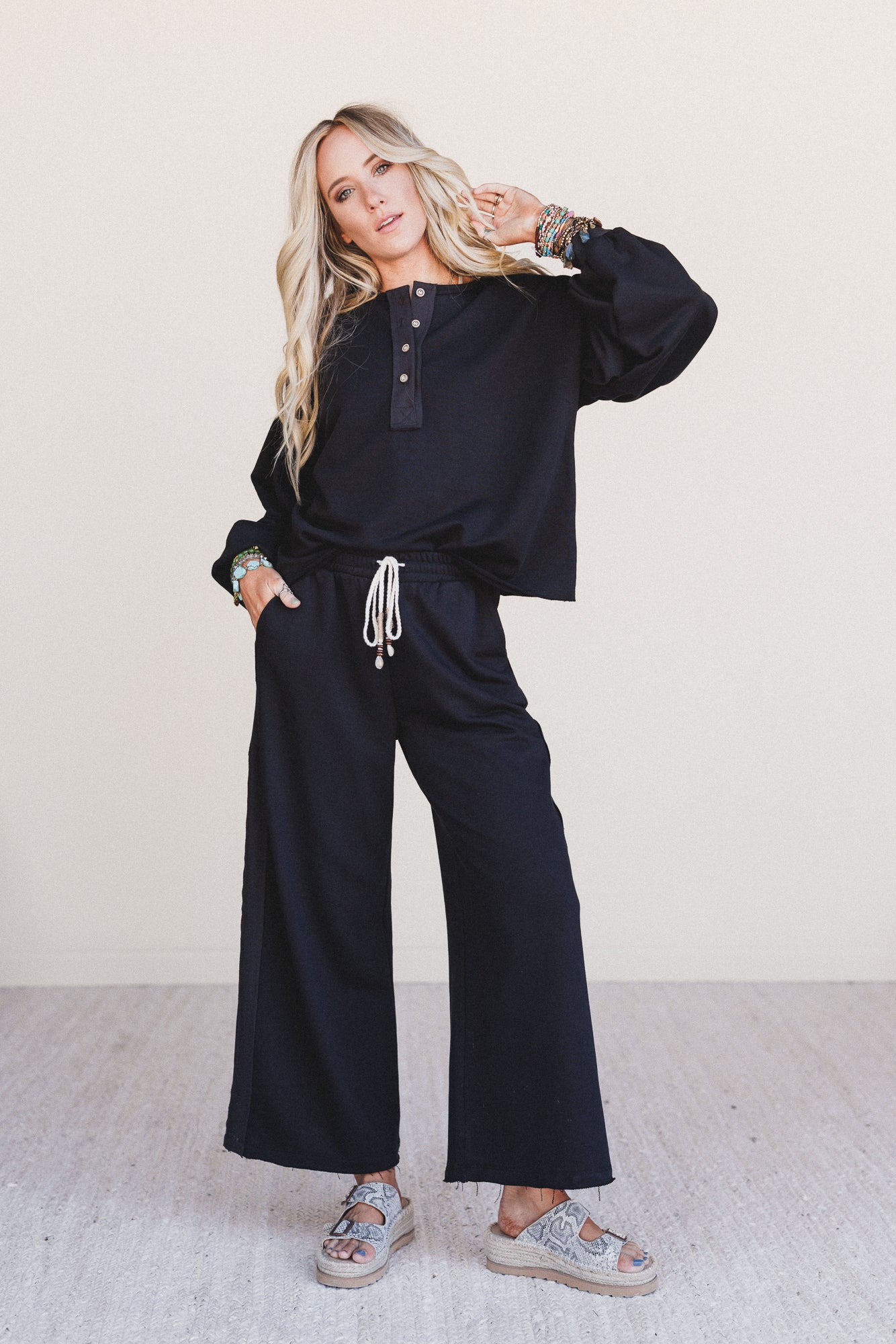 The Nest Laid Back Love 2 Piece Bundle - Black