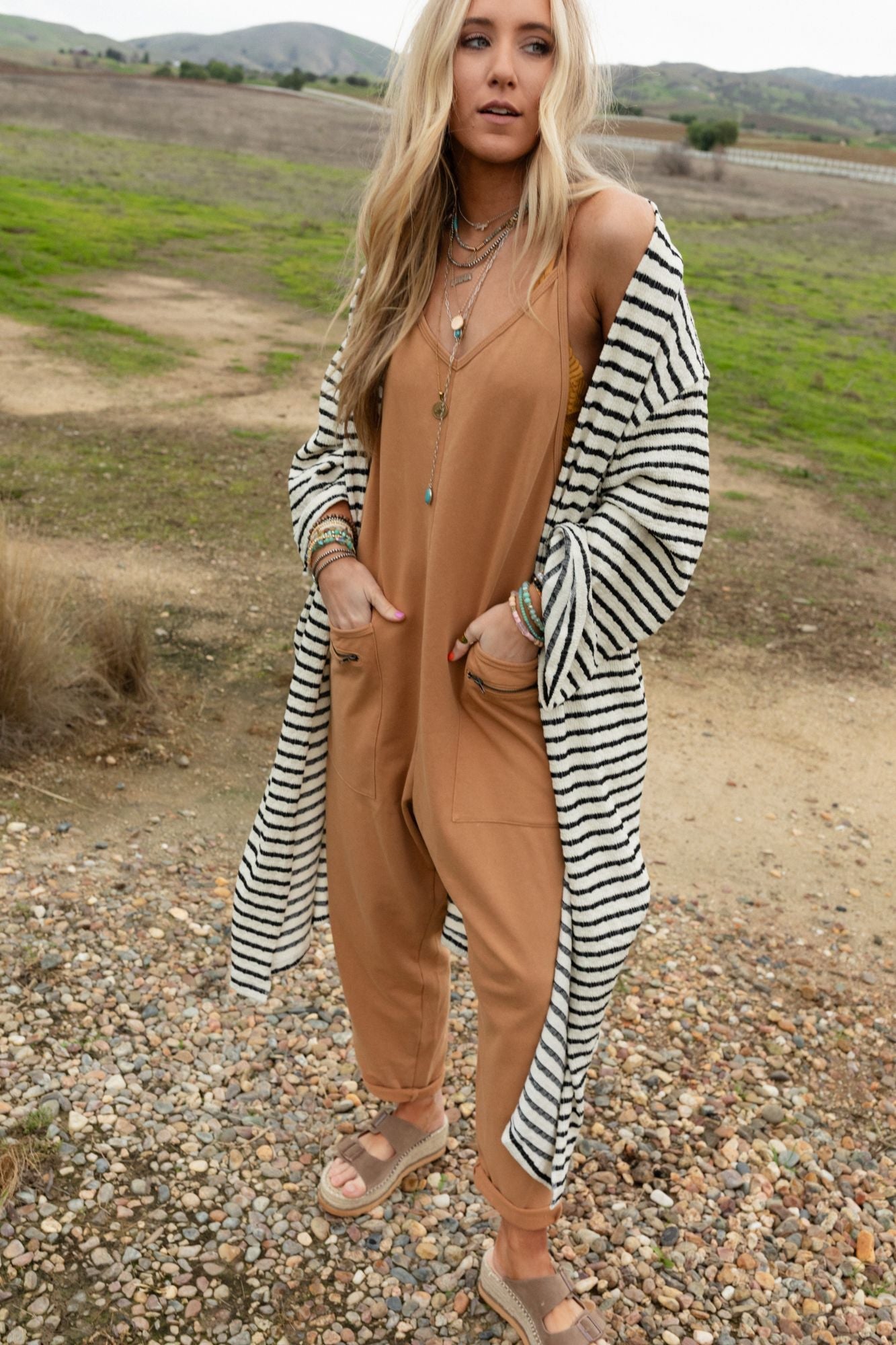 Venyx Oversized Cardigan in Camel