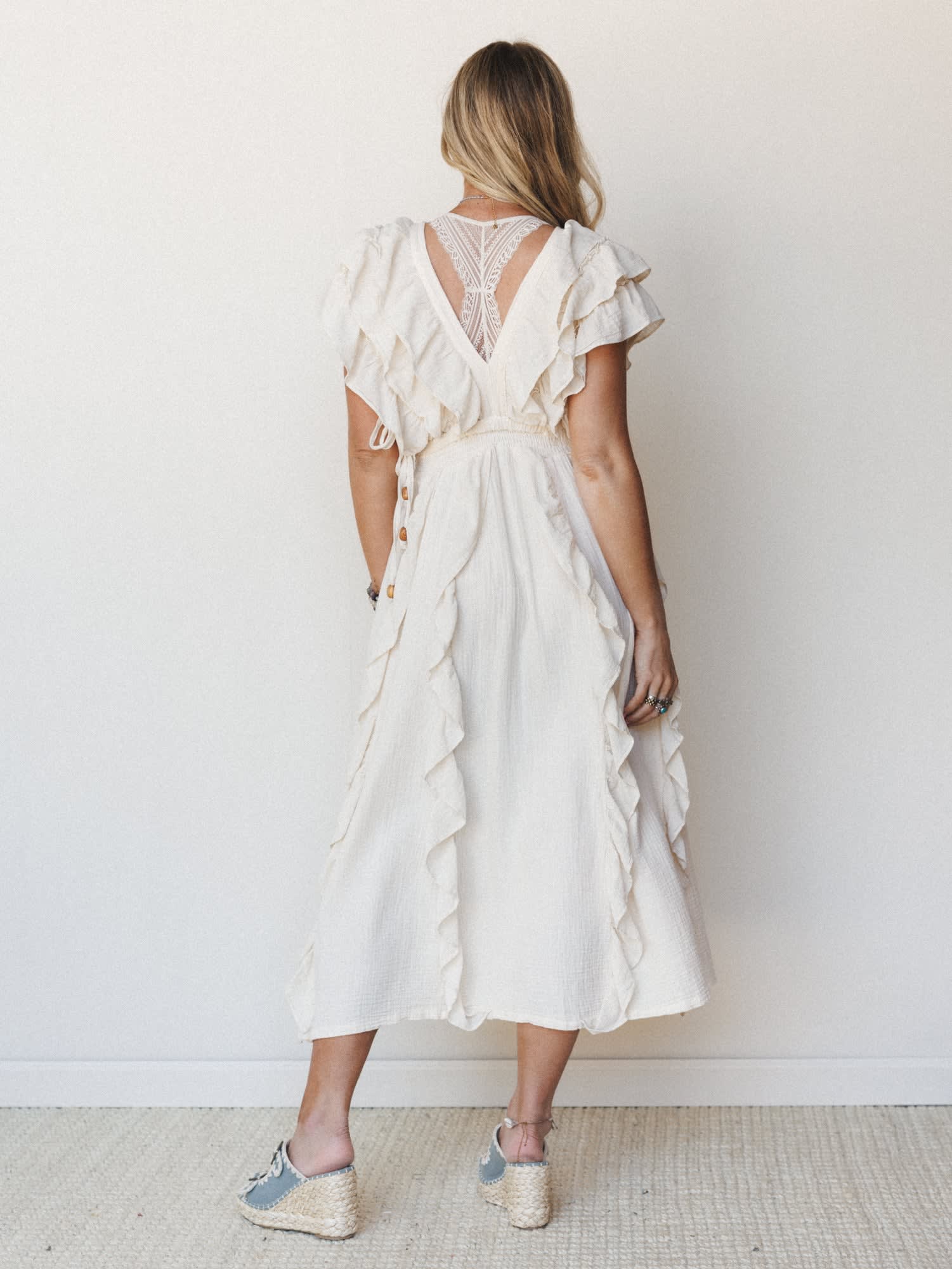pliss ruffle-trim maxi dress in ivory Tiered Ruffle Maxi Dress