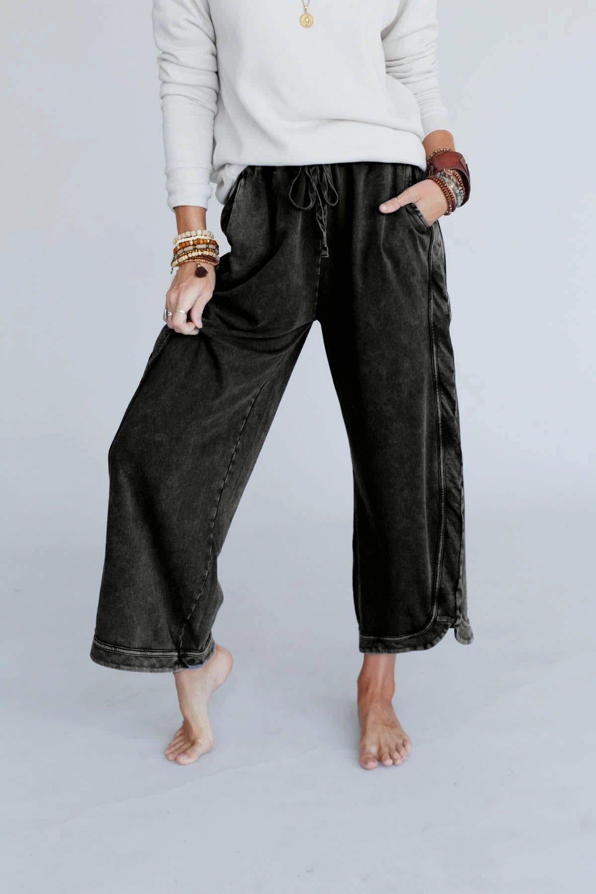 パンツ KHOKI Wide-leg cropped pants Gray パンツ KHOKI Wide-leg cropped pants Gray Wide-leg cropped