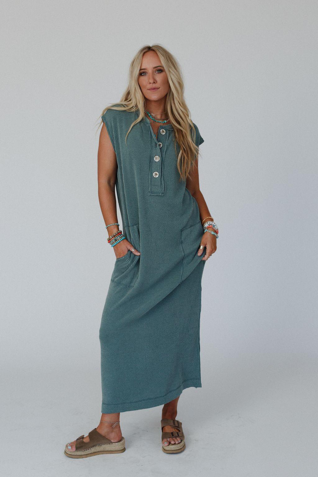 textured maxi dress Melissa in Green L / Green Length approx 166cm/68 (Based on a sample size UK 8) Model wears size UK 8/ EU 36/ AUS 8/ US 4 Timeless Texture Maxi Dress