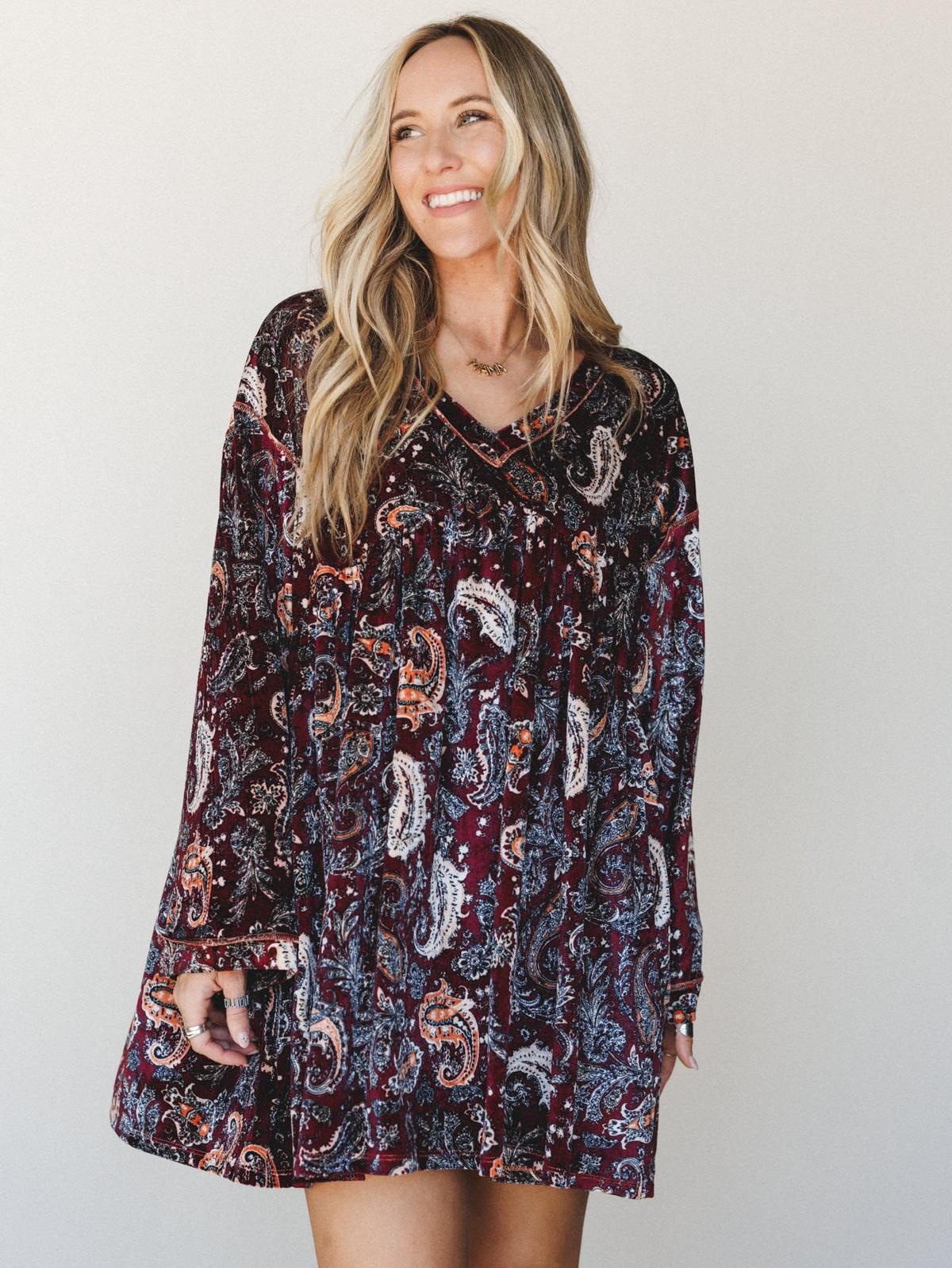 vivre mini dress burgundy paisley tall The Nest Velvet Carefree sartorial_selection Royal blue Sequins Classic Pay With:820 Qs (Silkroll Fee: $20.50) or a night out
