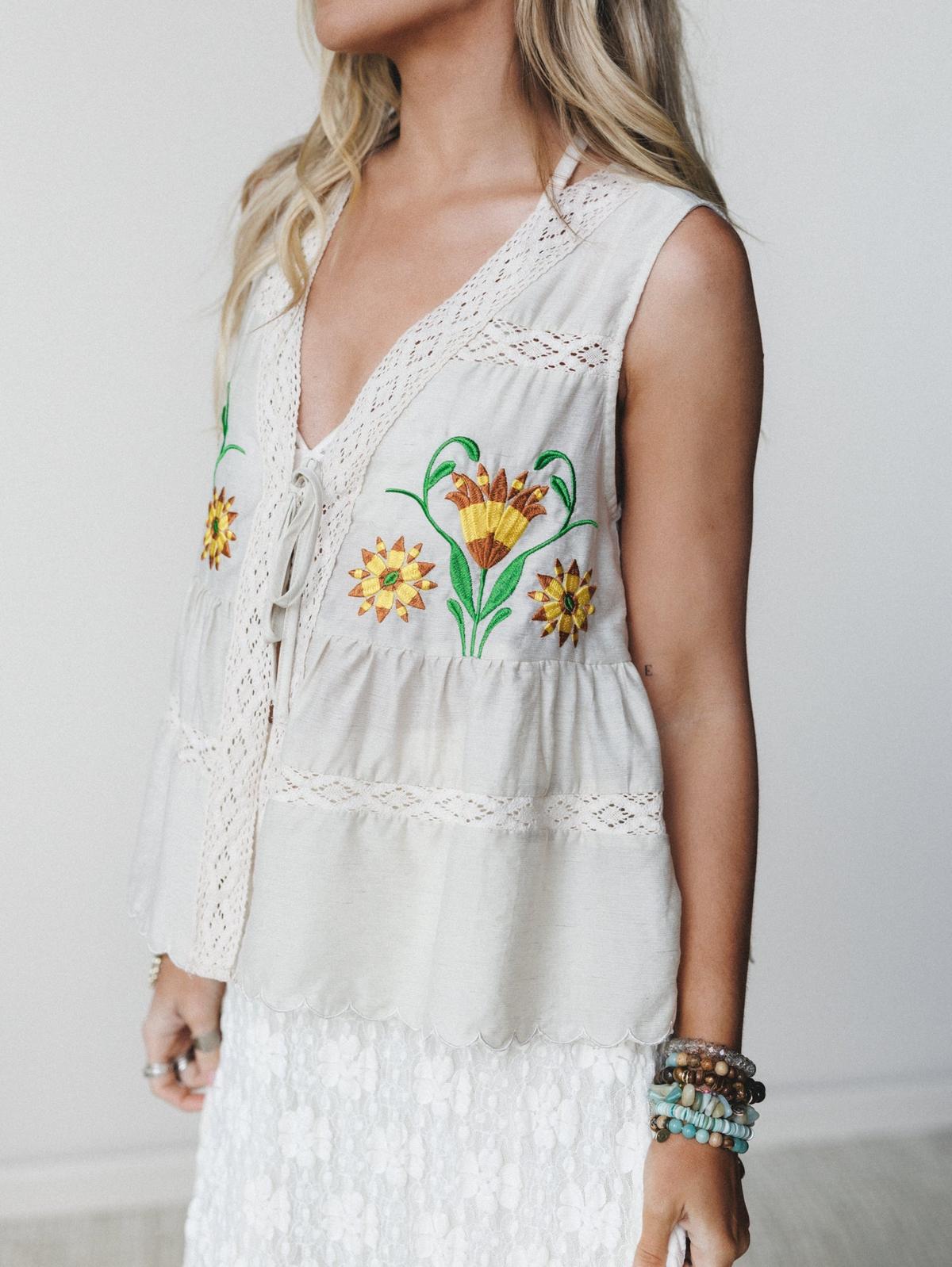 Meadow Memories Vest - Oatmeal – Easel