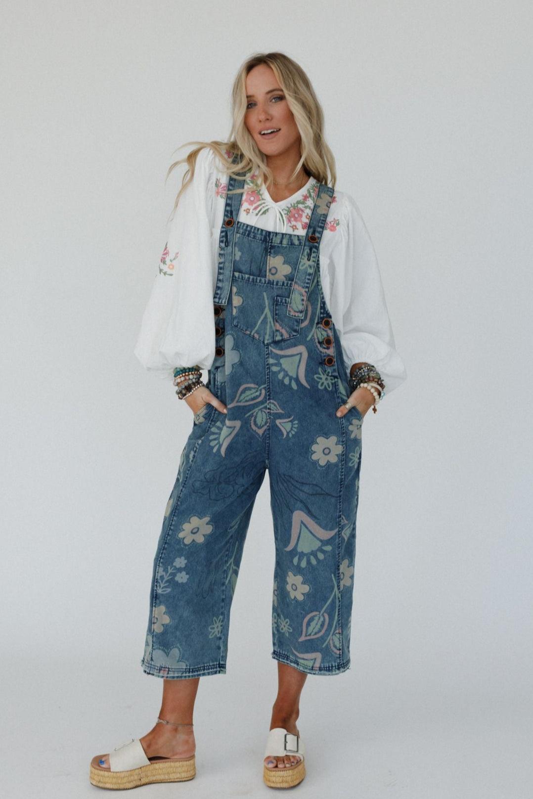 High Hopes Slouchy Pocket Denim Overalls - Blue Artsy Floral – Easel