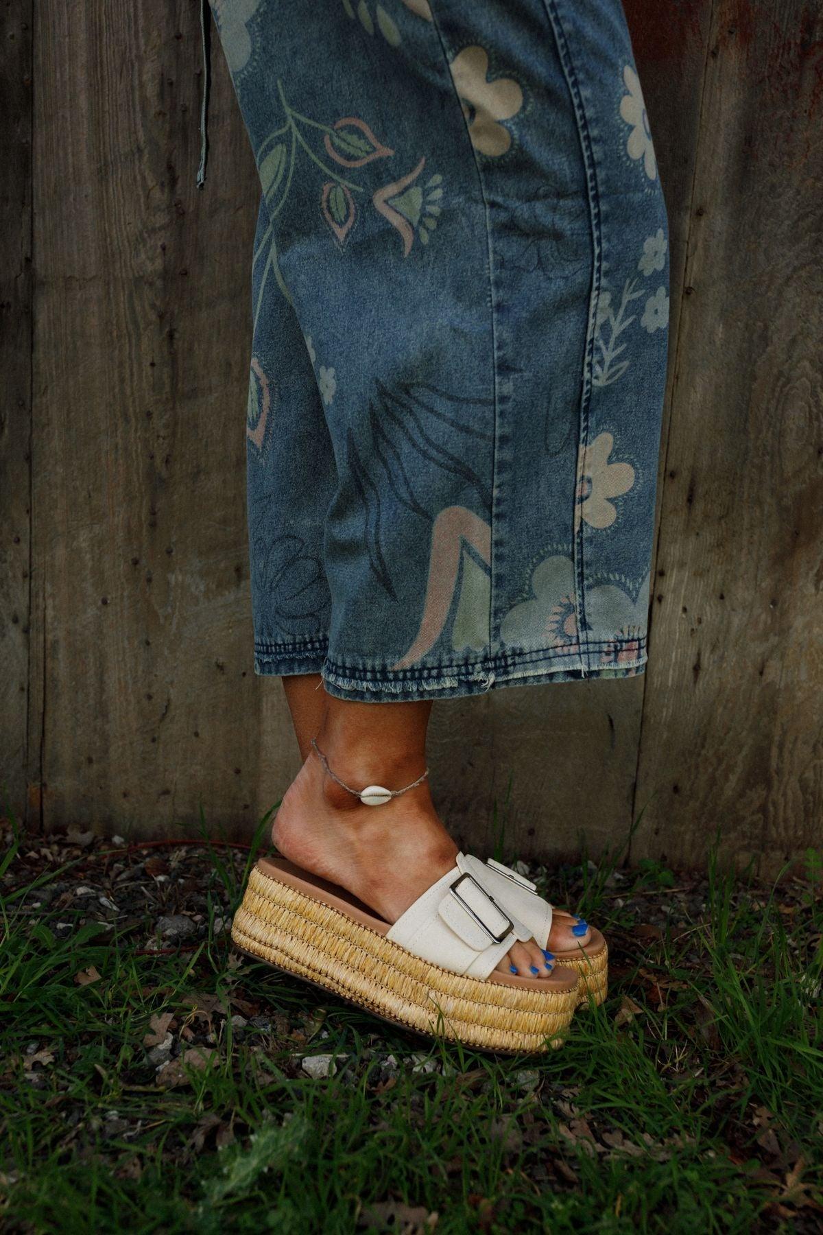 Raffia Waves Platform Sandals in Beige