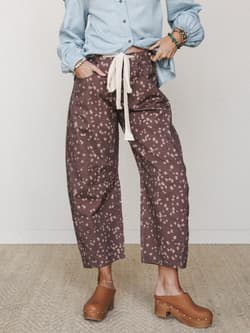 Chamomile Floral Printed Barrel Jeans