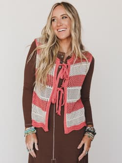 Wave Line Knit Vest