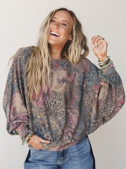 The Nest Savannah Bat Sleeve Top