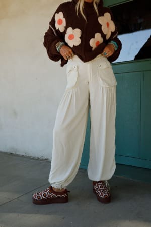 east-bay-loose-fit-cargo-jeans-cream/Cream
