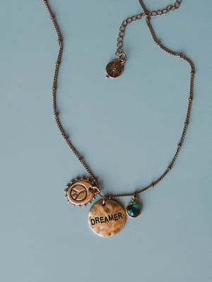 may-dreamer-birthstone-necklace-emerald/May Emerald