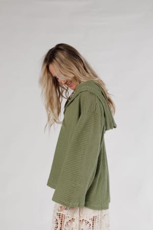 seren-textured-top-dusty-sage/Dusty Sage