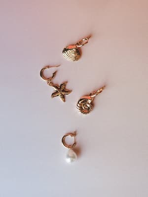 Seashell Pearl Earring Set: undefined