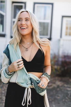 mod-velvet-bralette-black/Black