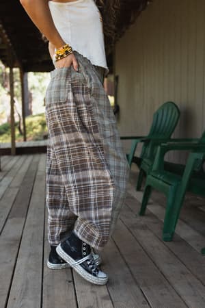 mystic-plaid-wide-leg-pants-brown/Brown