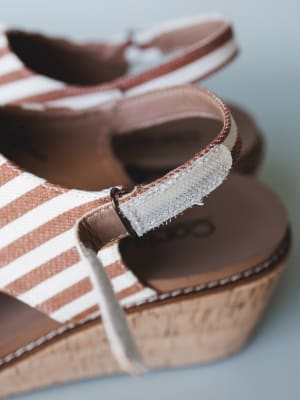 Drift Club Platform Sandals - Tan Stripe White 8 / Tan Stripe White