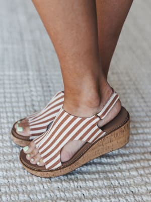 Drift Club Platform Sandals - Tan Stripe White 8 / Tan Stripe White