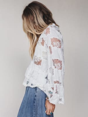 Eyelet Garden Bell Sleeve Blouse - Cream L / Cream