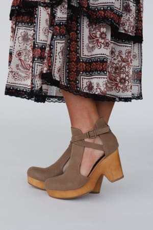 Taupe
