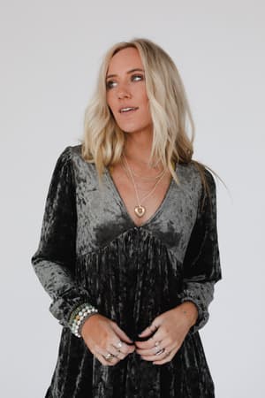 moonlit-sierra-necklace-gold/Gold