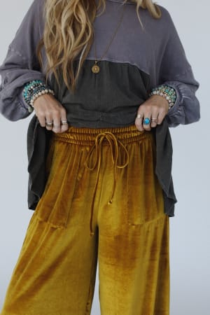 relaxing-robin-velvet-wide-leg-pant-marigold/Marigold