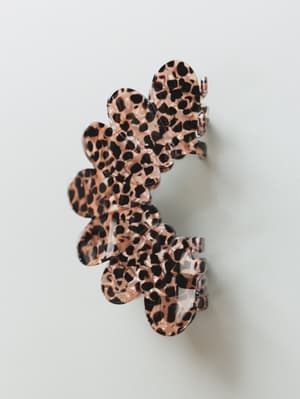 Julie Clip: undefined