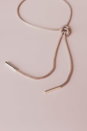 horizon-drop-necklace-gold/Gold