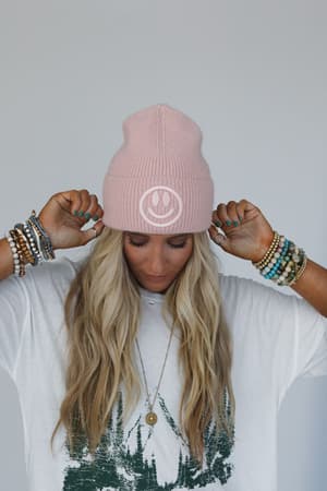nesta-smiley-beanie-blush/Blush