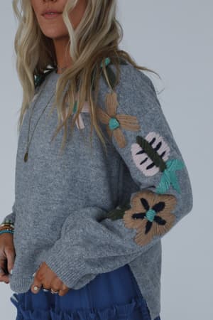 wild-blossom-embroidered-sweater-gray/Gray