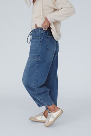 above-it-all-barrel-jeans-medium-wash/Blue