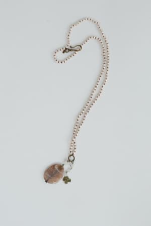 gizelle-necklace-blush/Blush