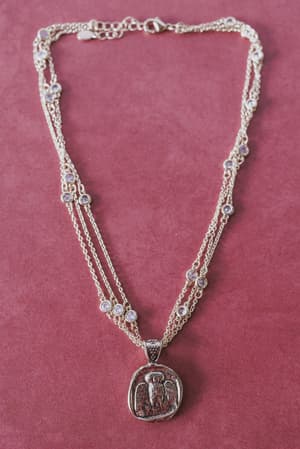 goodluck-charm-necklace-gold/Gold