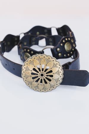 rustic-medallion-concho-belt-black/Black