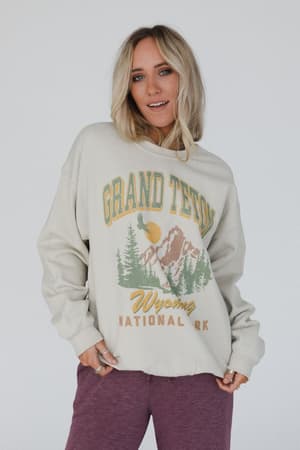 grand-teton-sweatshirt-sand/Sand