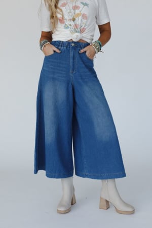frontier-flare-jeans-medium-wash/Medium Wash