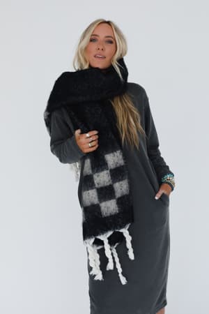 cider-stroll-scarf-black/Black