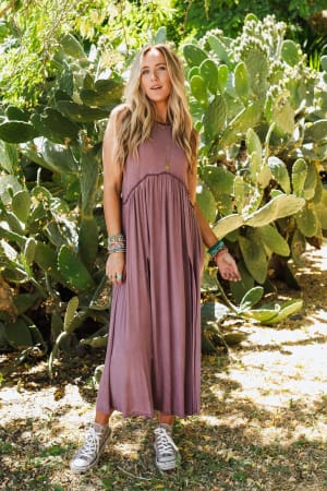 daisy-chain-maxi-dress-burgundy/Burgundy