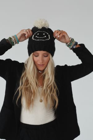 snuggle-happy-pom-beanie-black/Black