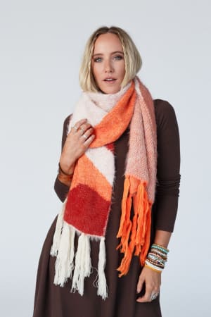 groovy-swirl-tassel-scarf-rust/Rust