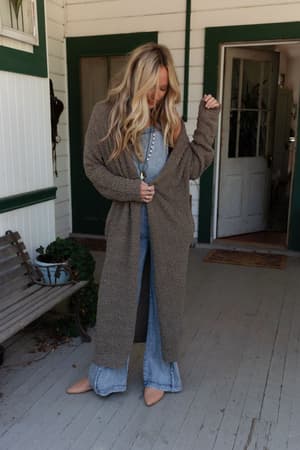 wednesday-cardigan-olive/Olive