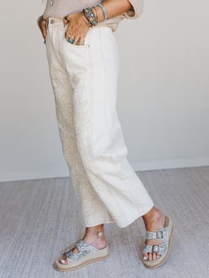 groove-bloom-pants-beige/Beige