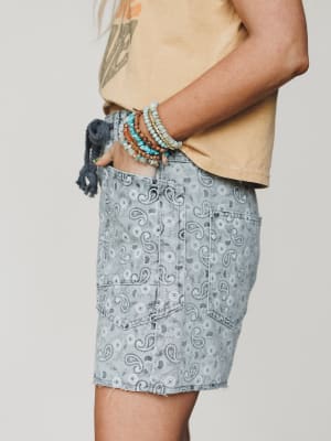 Paisley Parade Shorts - Paisley L / Paisley