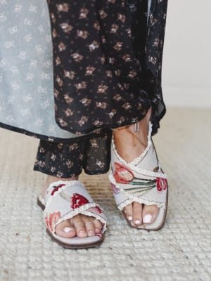 Allie Flat Sandal - Beige Tulip 10 / Beige Tulip