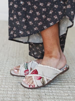 Allie Flat Sandal - Beige Tulip 10 / Beige Tulip