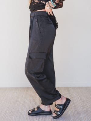 Stealing The Show Satin Pants - Black XL / Black