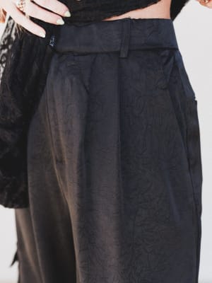 Stealing The Show Satin Pants - Black XL / Black