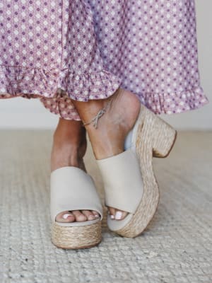 Ashlyn Heel Slide - Ivory 7 / Ivory