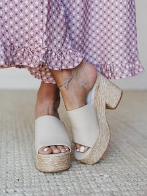 Ashlyn Heel Slide - Ivory 7 / Ivory